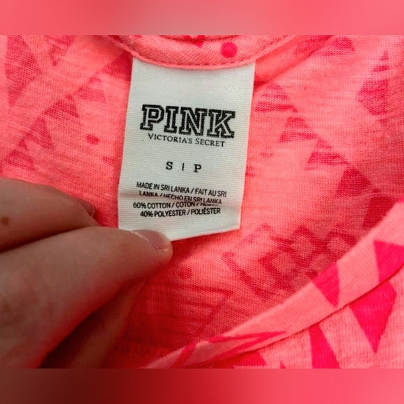 VS PINK Aztec Print Muscle tank w Grey accent pocket, Small EUC - Picture 3 of 3